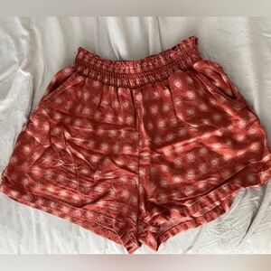 Universal threads red sun pattern shorts